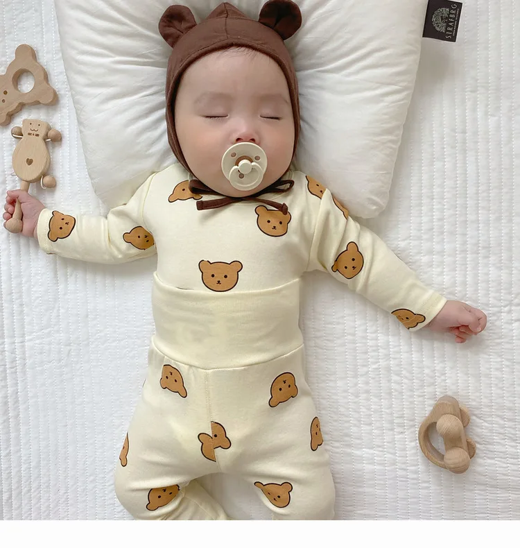 Pijama infantil con estampado de personajes