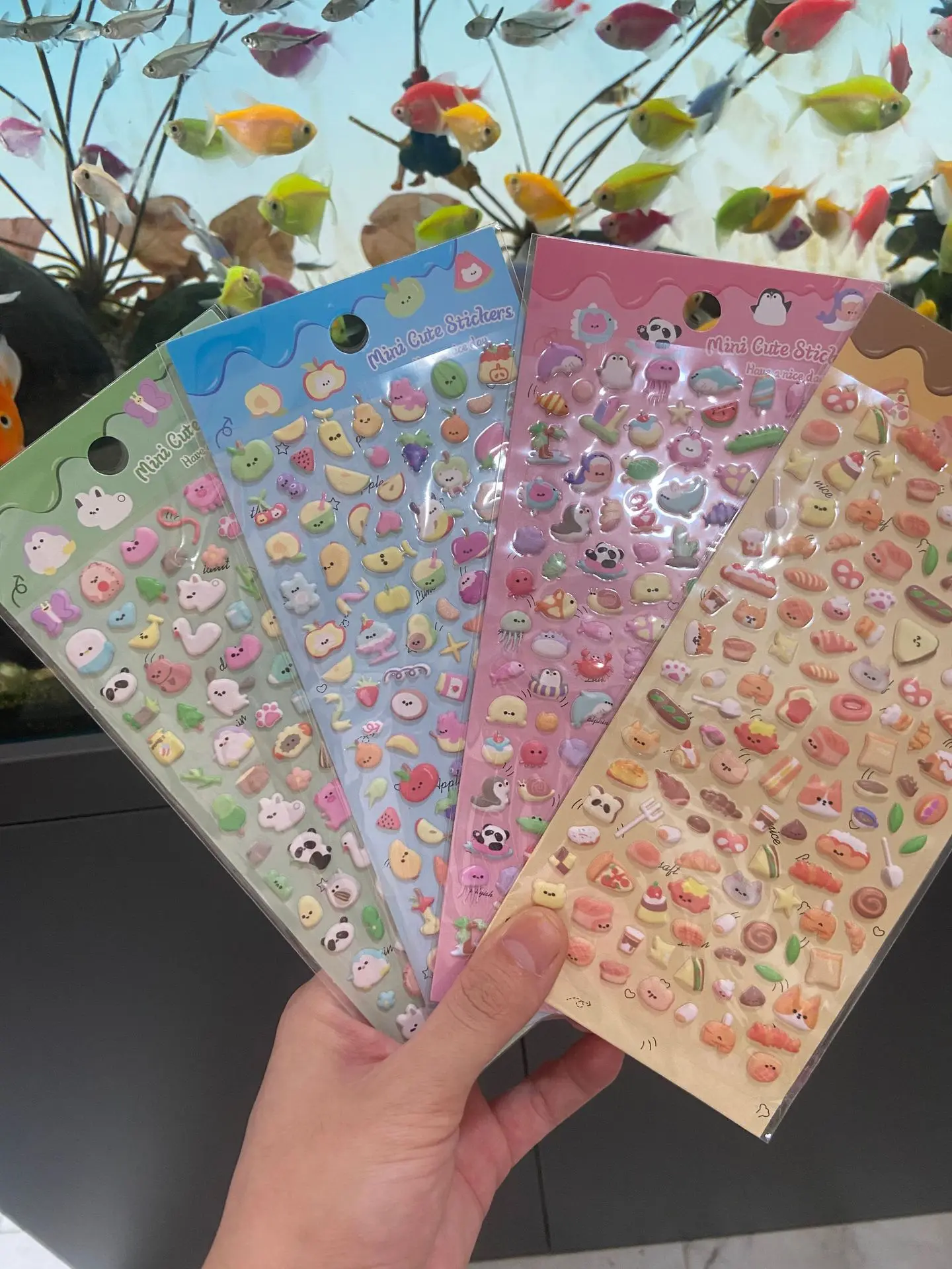 Animales tipo dibujos animados con relieve para manualidades