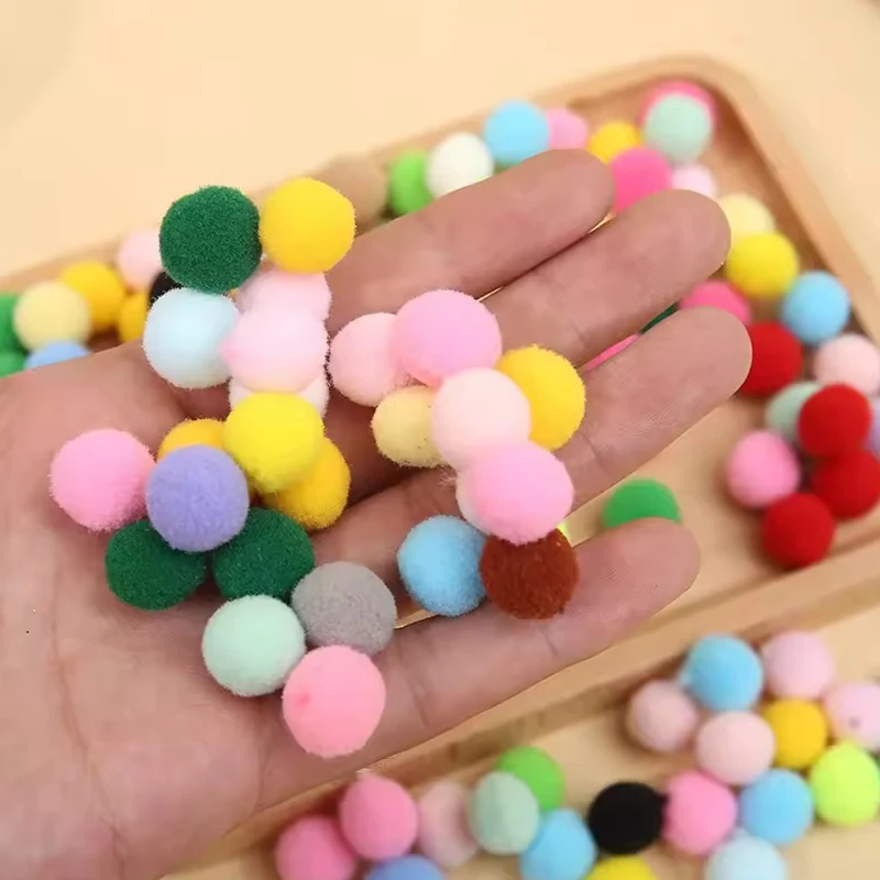Bolas de peluche suaves para manualidades y decoración infantil - imagen 5