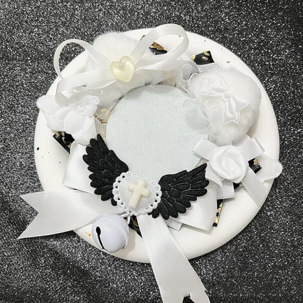 Porta insignias de peluche anime con alas y orejas para mochila - imagen 3