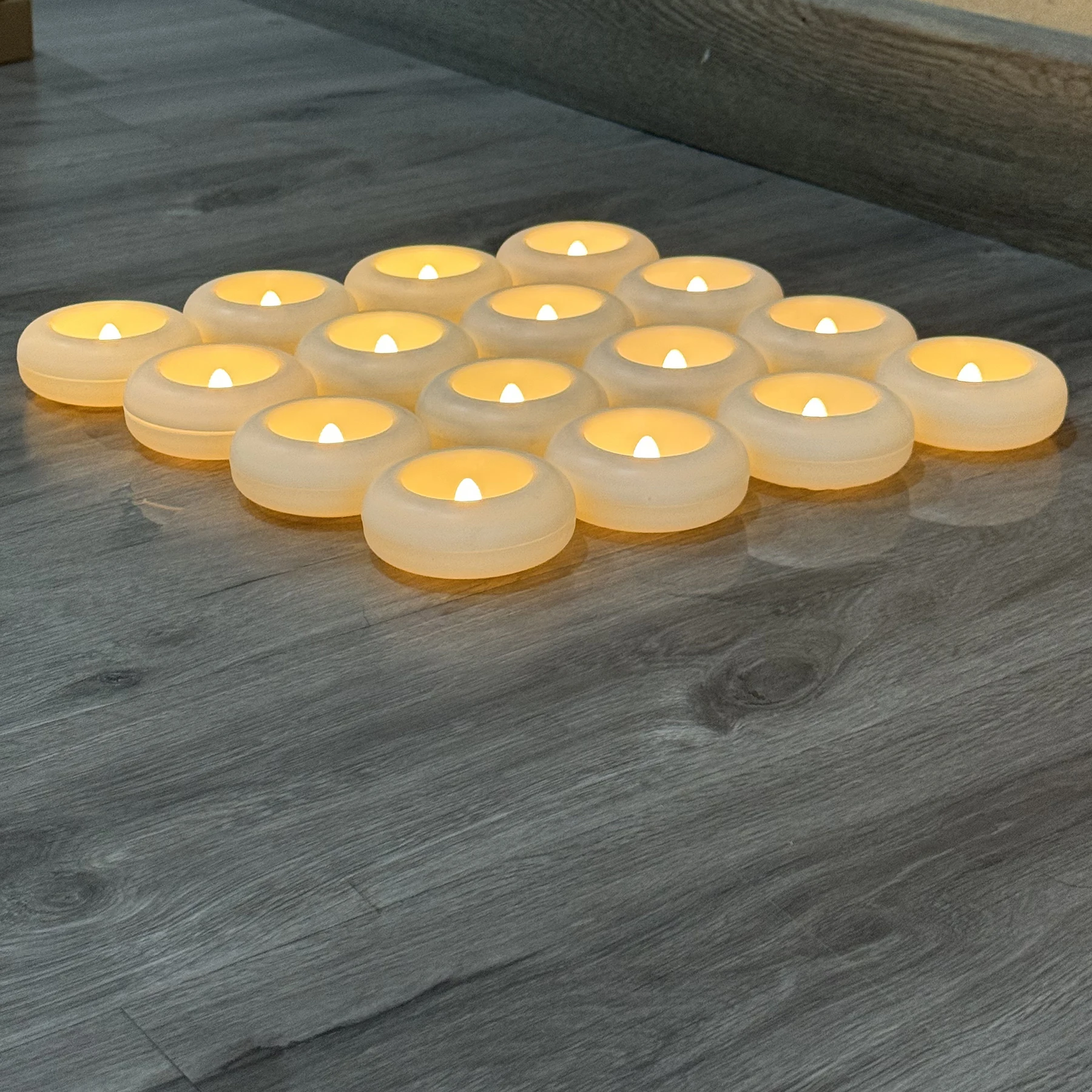Vela LED flotante impermeable – Iluminación sin llama segura - imagen 3