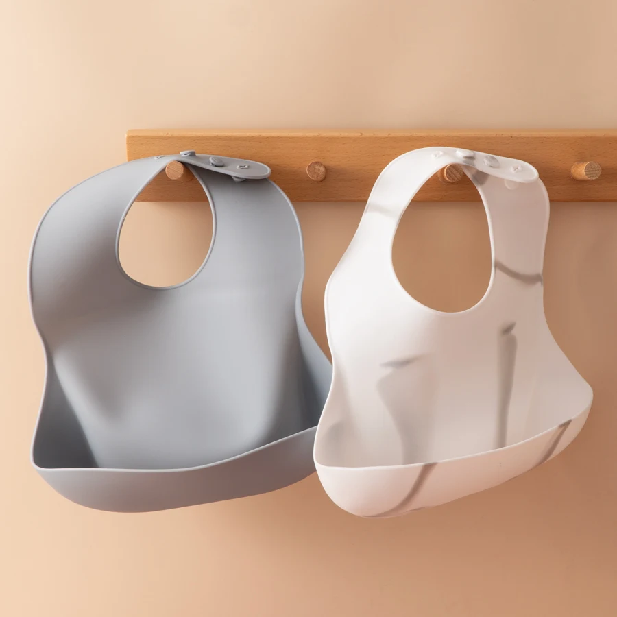 Baberos impermeables de silicona para bebé - sin BPA, ajustables