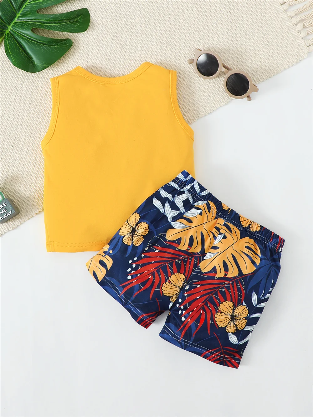 Conjunto de bebé playa con camiseta sin mangas y pantalones cortos - imagen 5