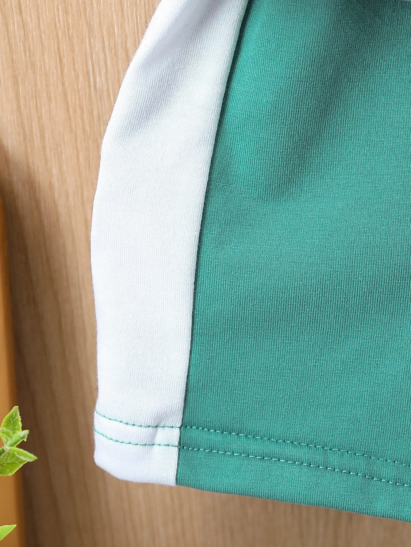 Conjunto bebé camiseta cuello redondo y pantalón corto cómodo - imagen 4