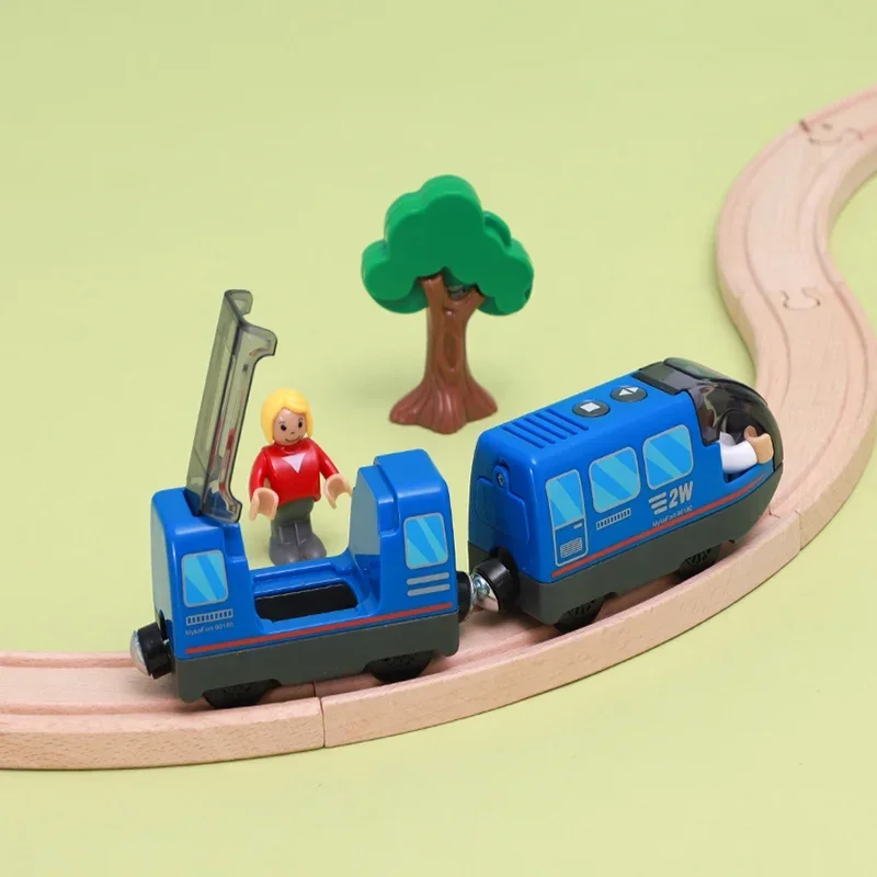 Tren eléctrico para niños con vías de madera y conectores magnéticos - imagen 3