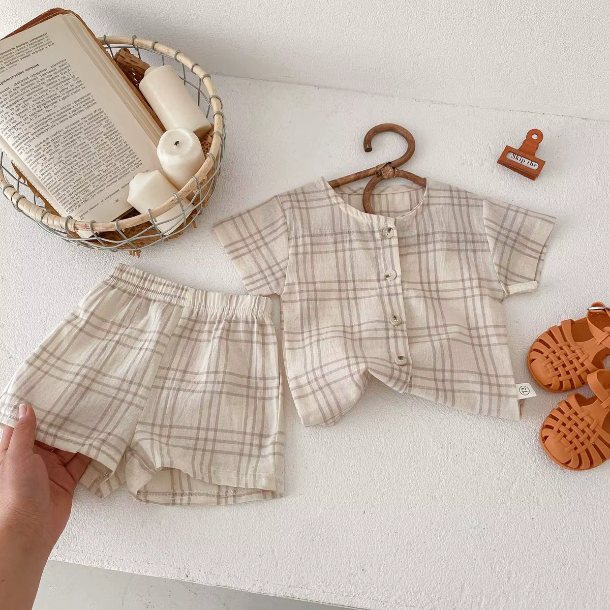 MILANCEL Conjunto verano a cuadros para bebé y niño – Camiseta y pantalones - imagen 2
