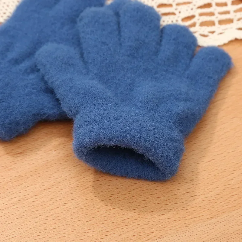 Guantes peludos de invierno para niños – Cálidos y resistentes al frío - imagen 5