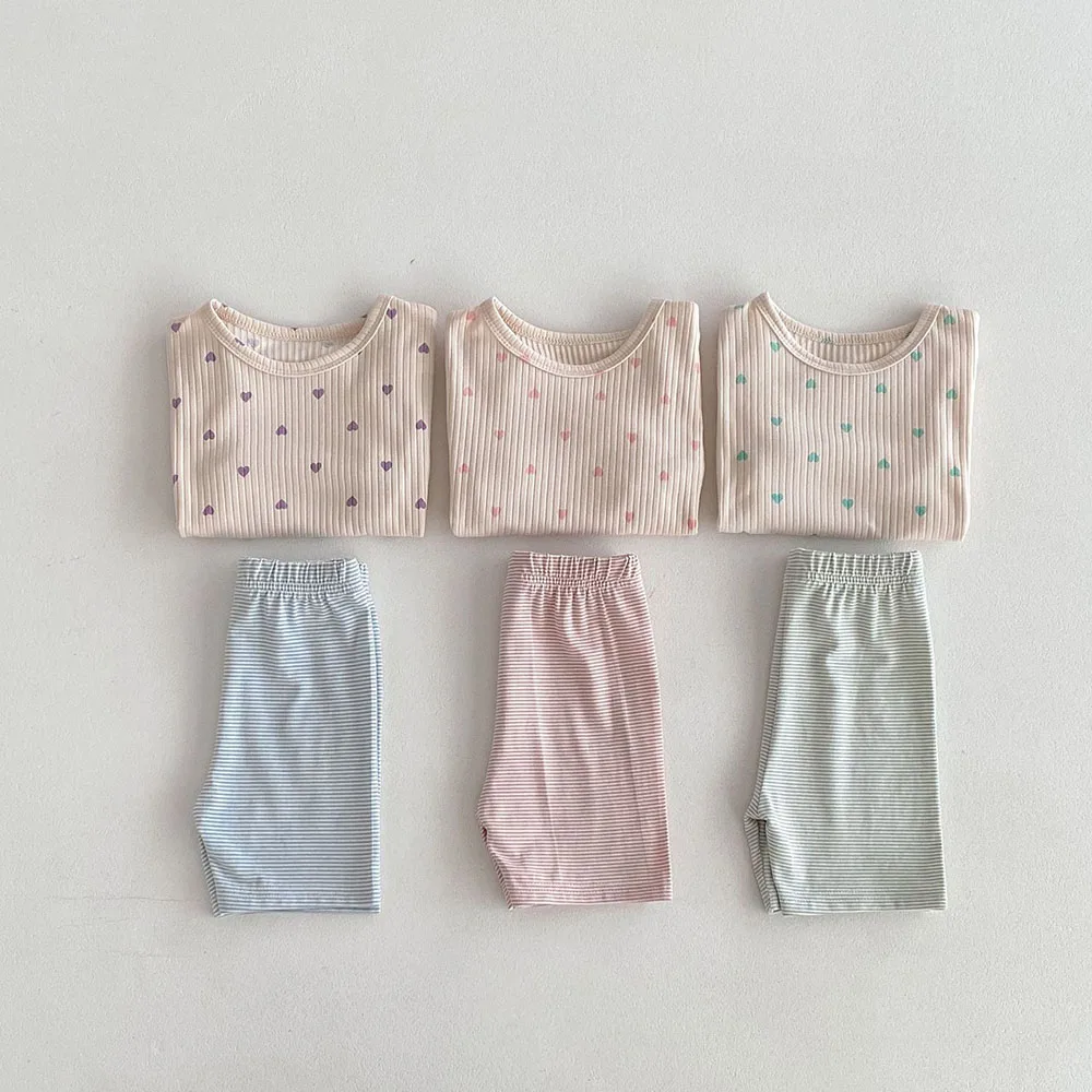 MILANCEL Pijama infantil con camiseta corazón y pantalones a rayas
