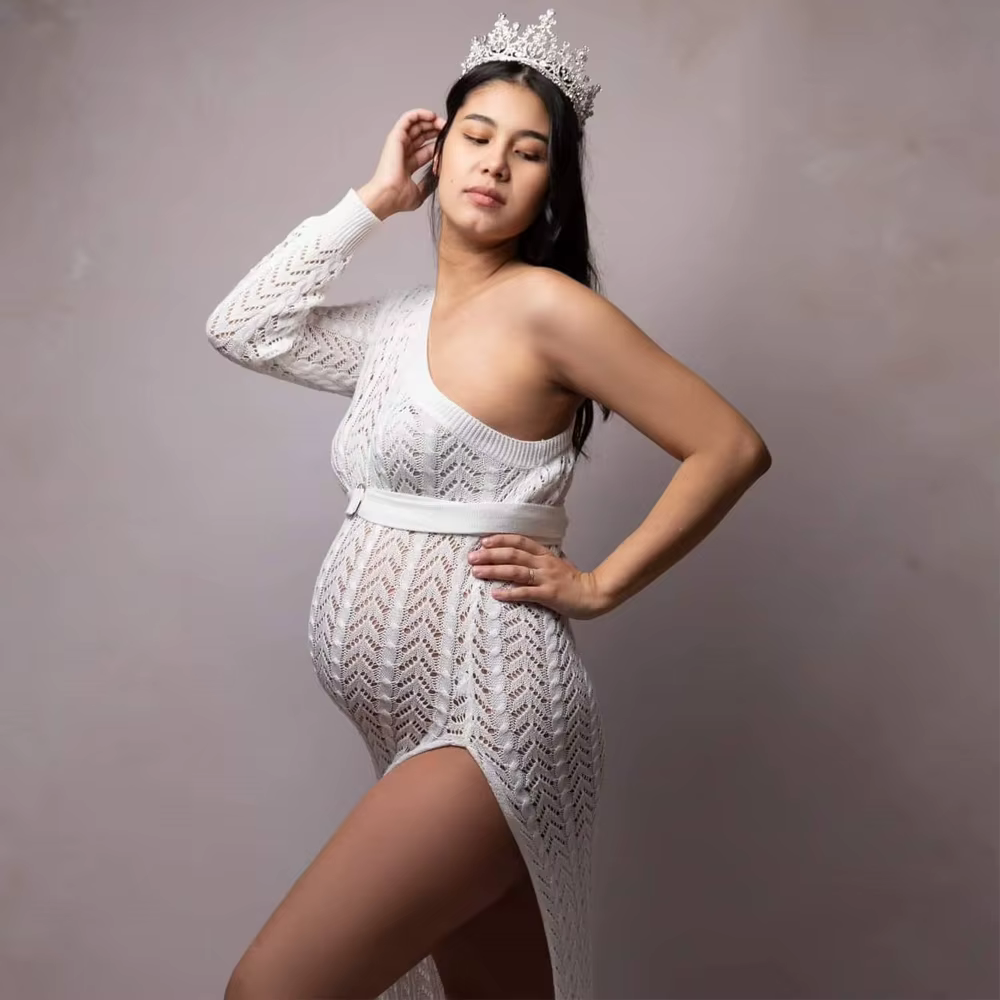 Vestido largo de punto maternidad con hombros descubiertos - imagen 5