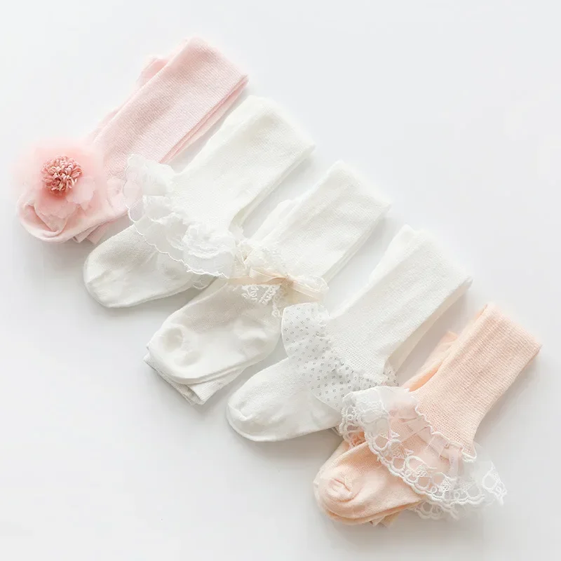 Pantimedias de encaje con lazo para niña – Elegantes y cómodas - imagen 4