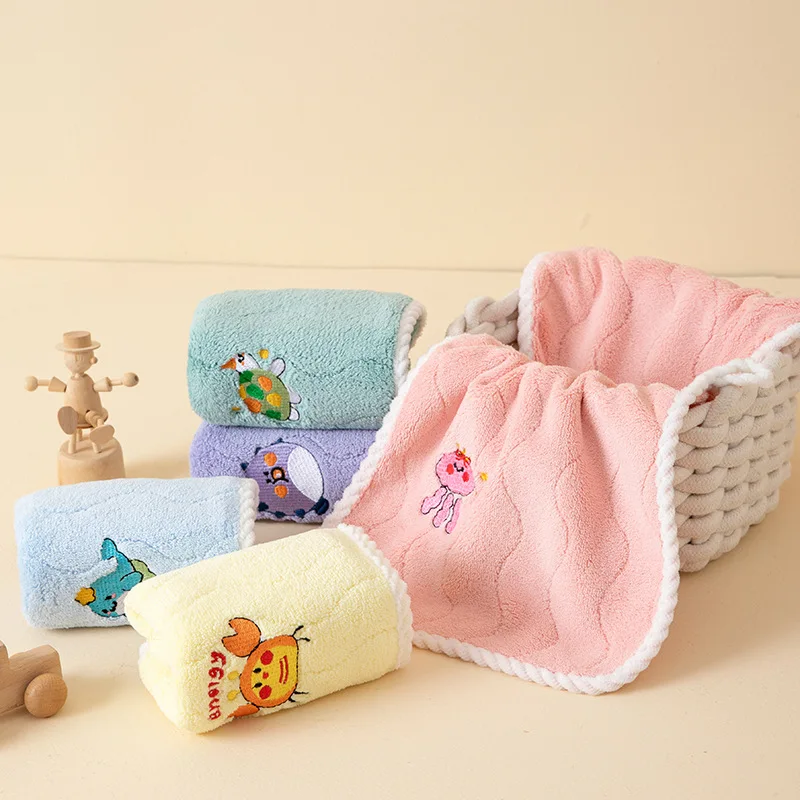 Toalla de baño colgante de lana para bebé con dibujos infantiles - imagen 5