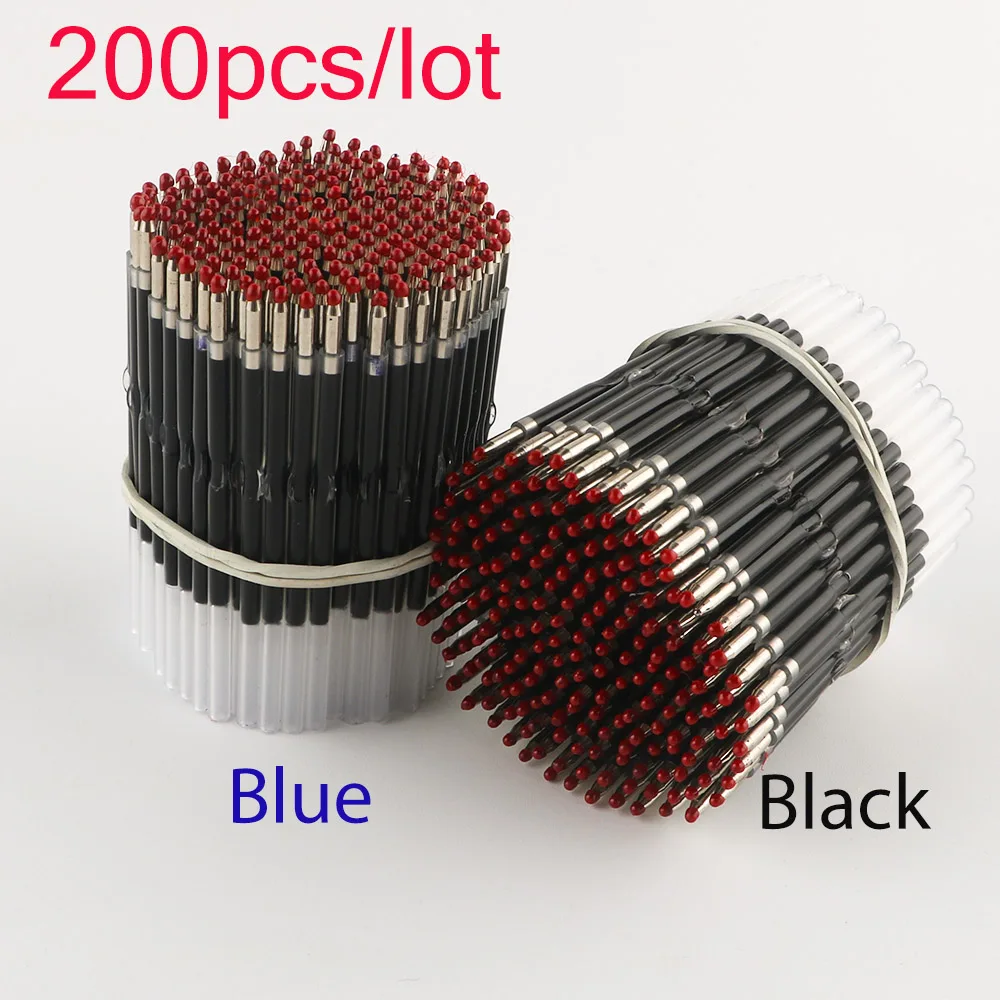 Recambio de bolígrafo mostrando la punta de 0,5 mm