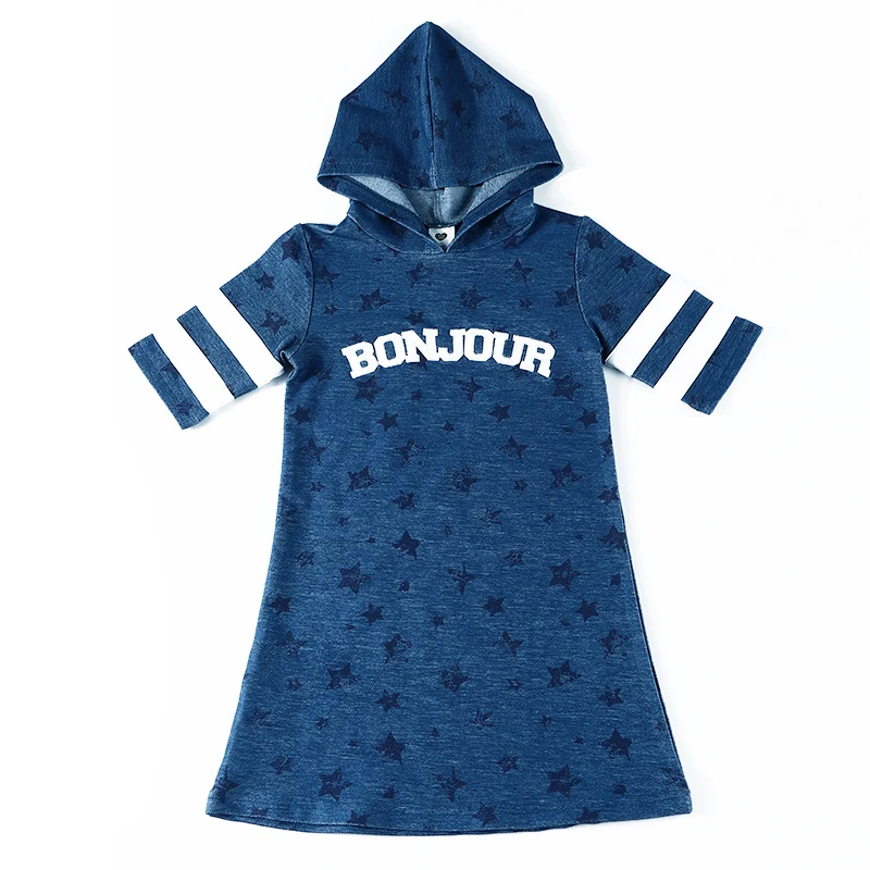Vestido vaquero azul con capucha y apliques de estrellas para niña - imagen 2