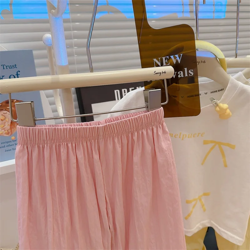 Camiseta de manga corta y pantalones combinables