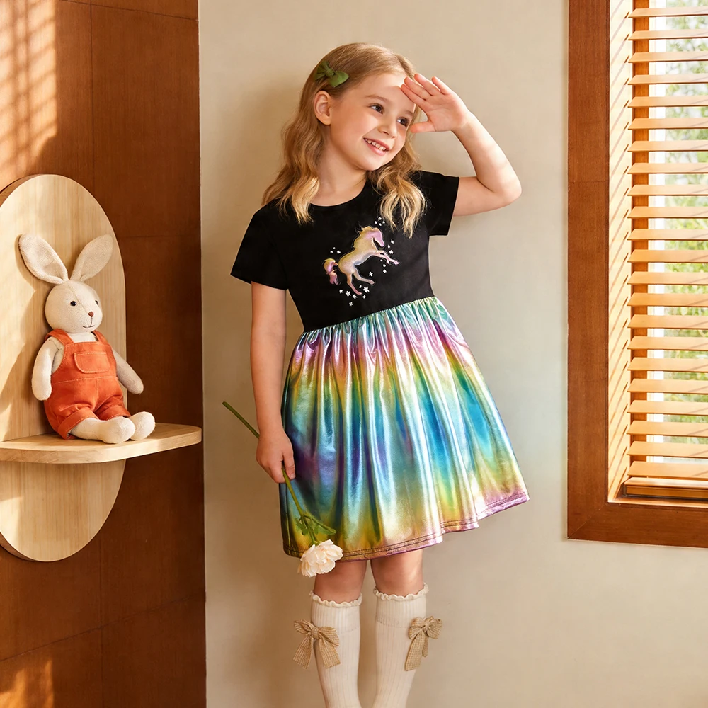 Estilo unicornio de verano para niña