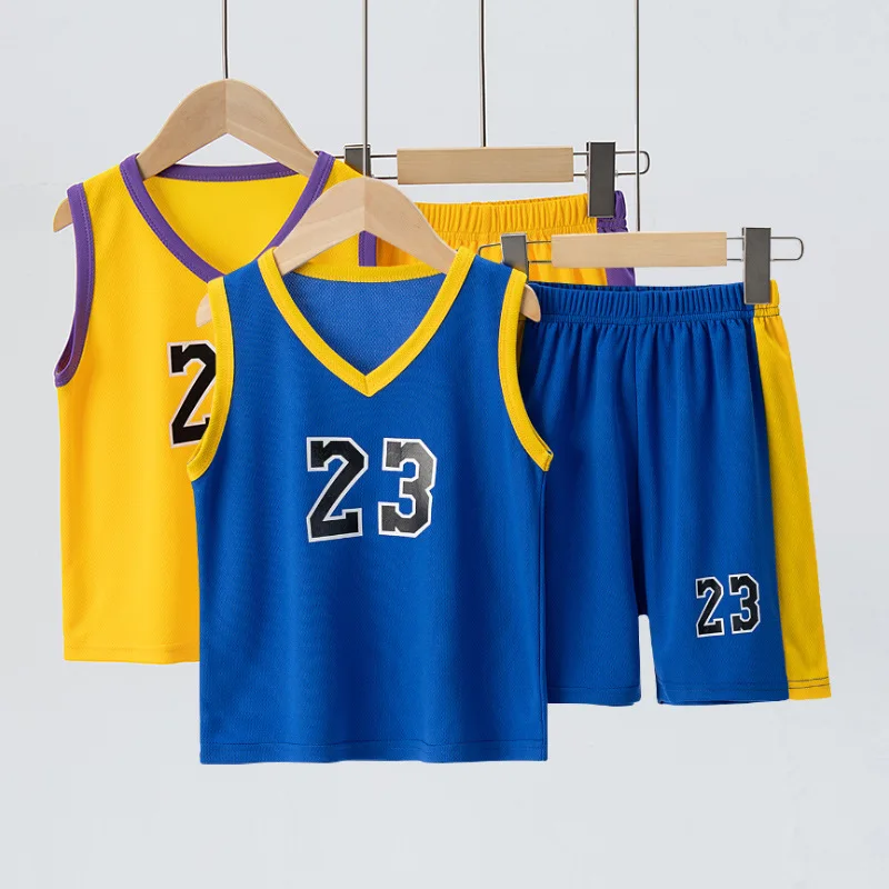 Conjunto deportivo infantil sin mangas con cuello V y pantalón corto - imagen 2