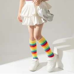 Medias arcoíris hasta la rodilla para niños y niñas