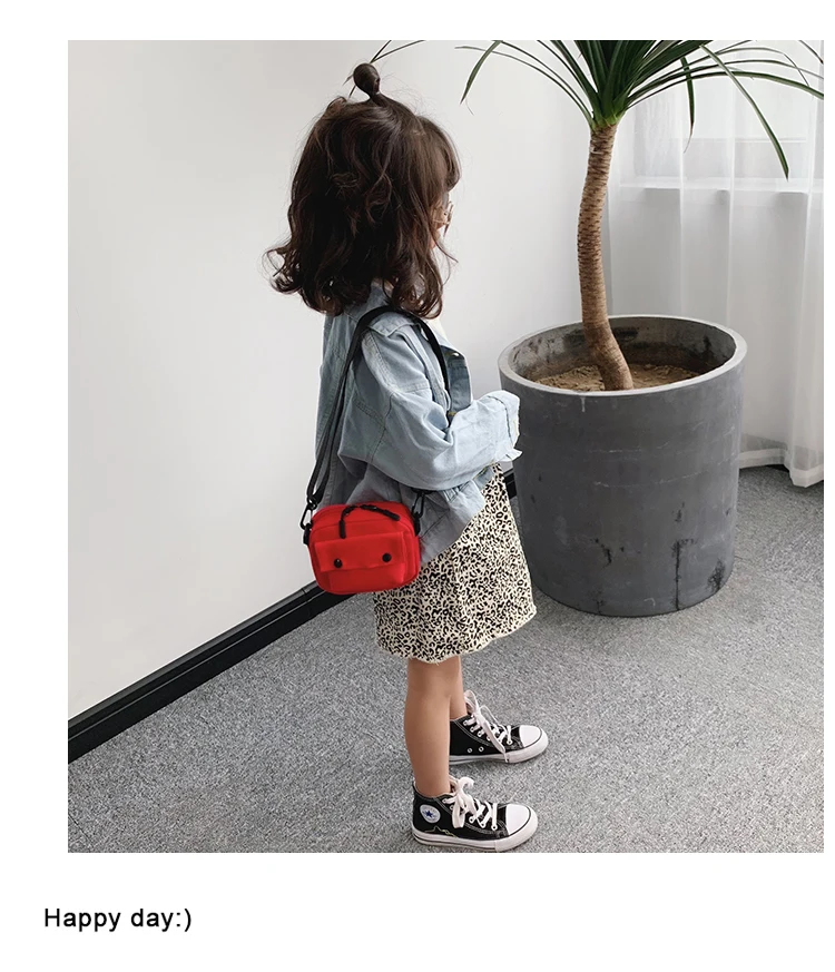 Bolso infantil de lona canvas con formato compacto