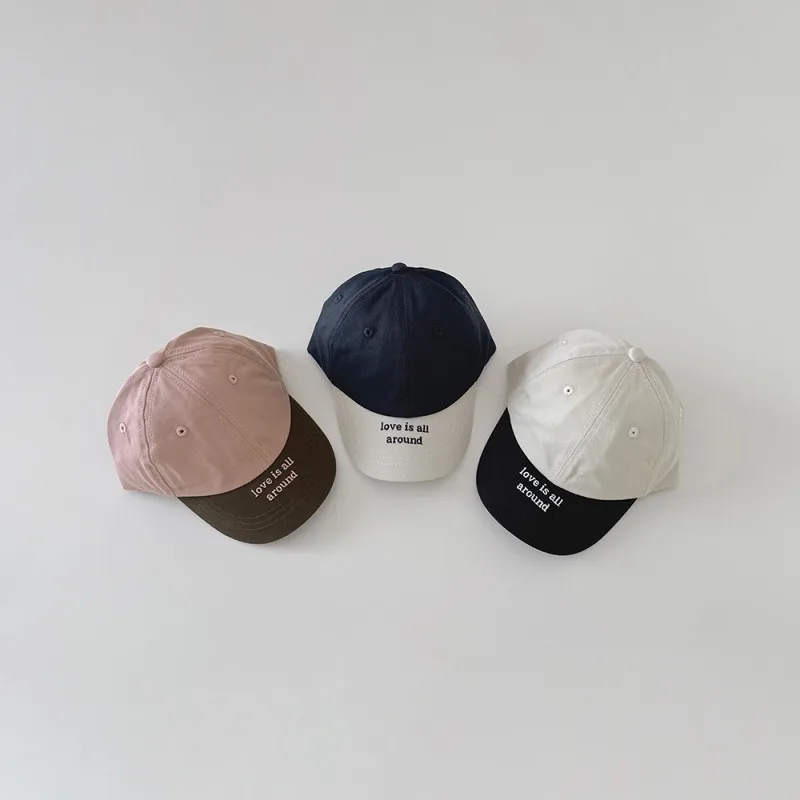 Gorra béisbol infantil ajustable con letras bordadas y cierre - imagen 3