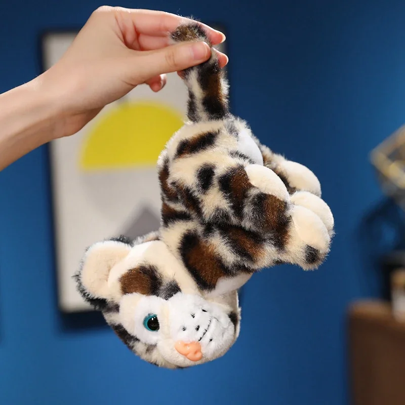 Peluche leopardo cojín sentado de felpa con puntos negros y blancos - imagen 2