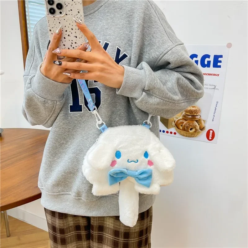 Mochila de peluche Kuromi Sanrio con estilo anime kawaii - imagen 4