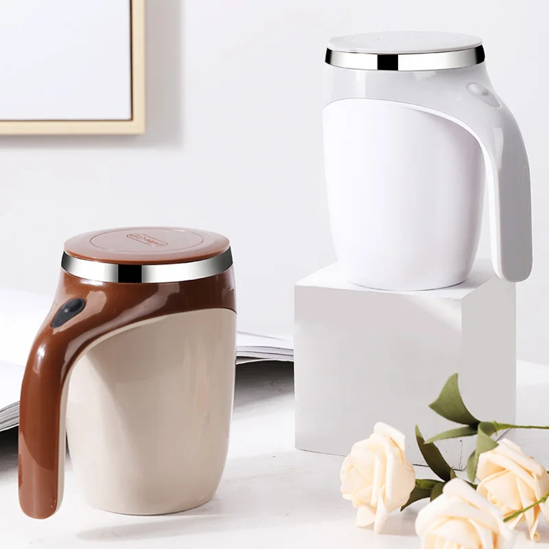Taza mezcladora eléctrica con botón de activación