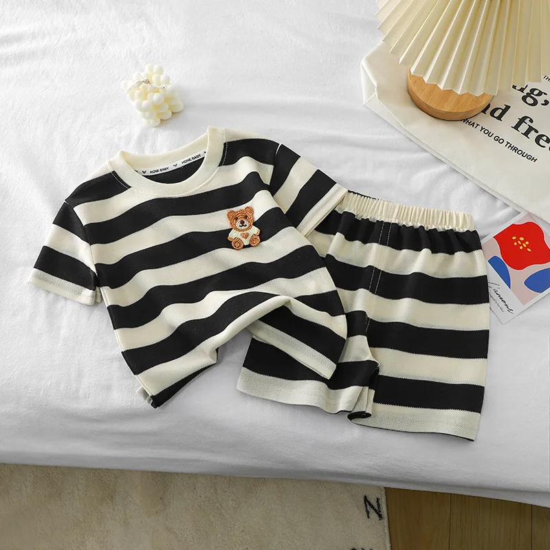 Conjunto de verano para bebé con camiseta a rayas de manga corta - imagen 2