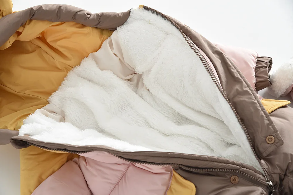 Mono de invierno para bebé con capucha osito y forro polar - imagen 4