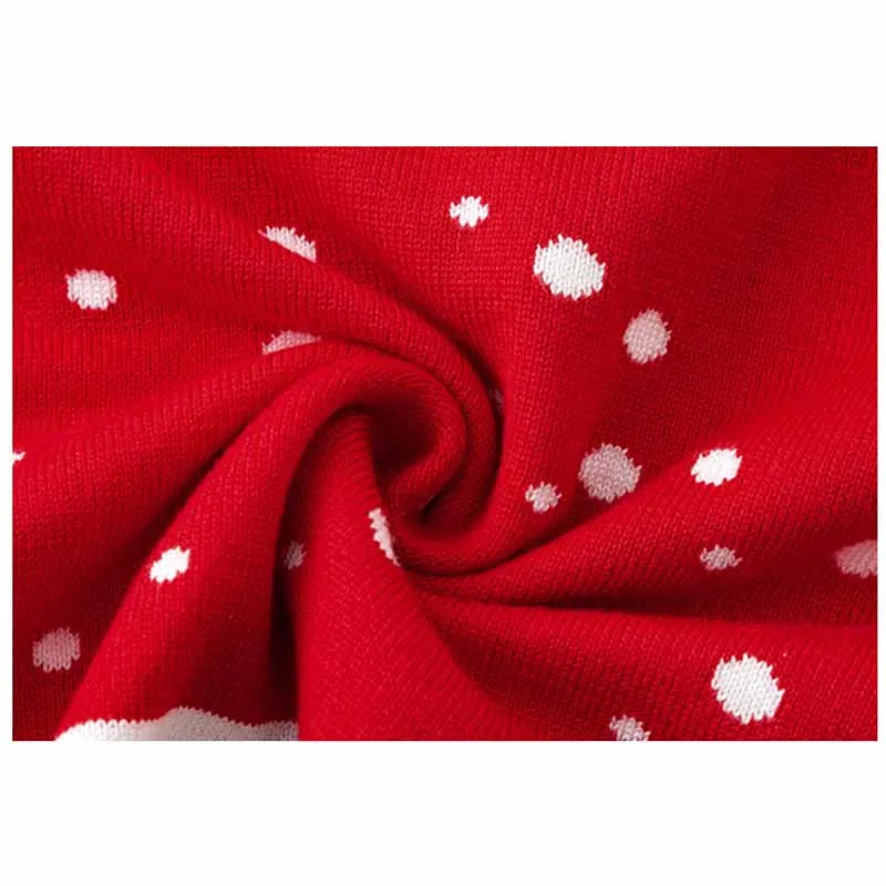 Vista trasera del jersey con capucha y detalles navideños