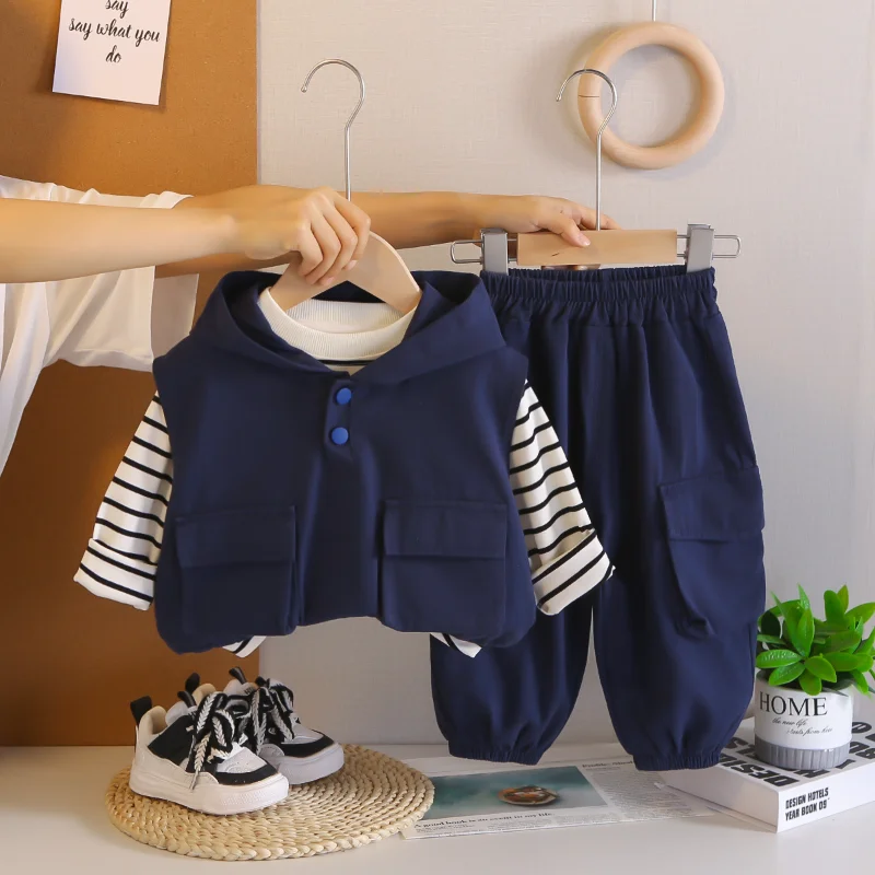 Conjunto de bebé para entretiempo con chaleco capucha, rayas y pantalón - imagen 5