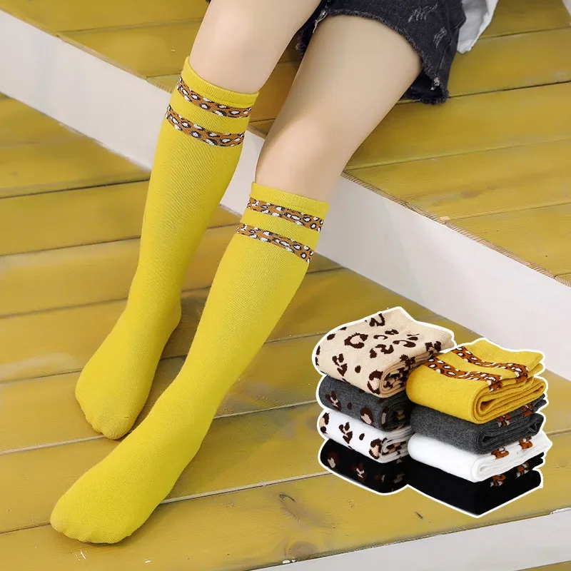 Calcetines hasta la rodilla de algodón con estampado leopardo para niña - imagen 2