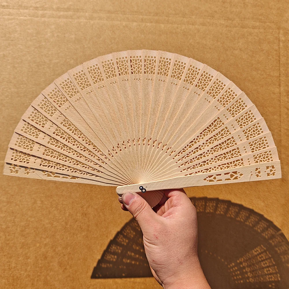 Abanico plegable de madera tallada estilo chino para decoración - imagen 3