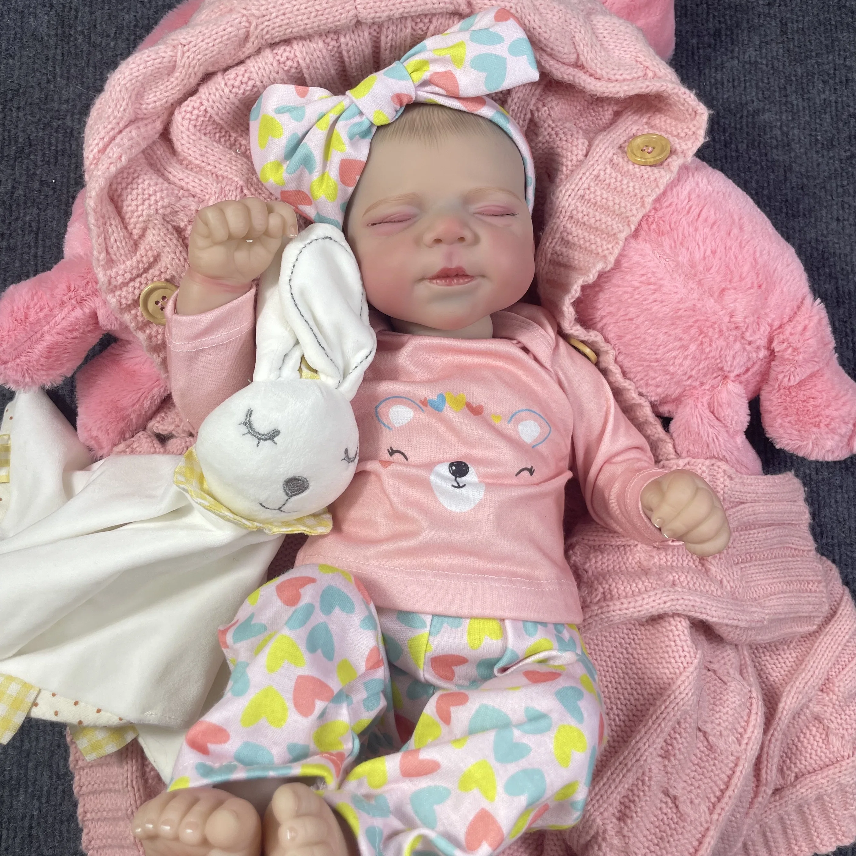 Muñeca Reborn realista con efecto piel y venas visibles