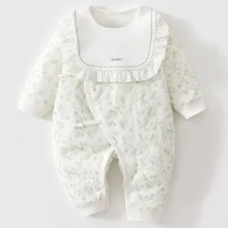 Conjunto bebé nacido de flores con pelele y baberos otoño invierno
