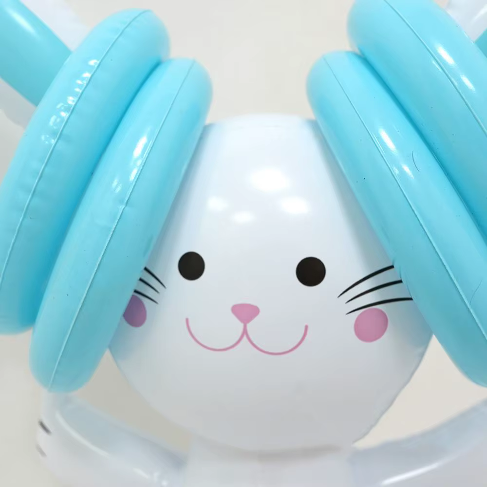 Juego de lanzamiento para Pascua con conejo inflable