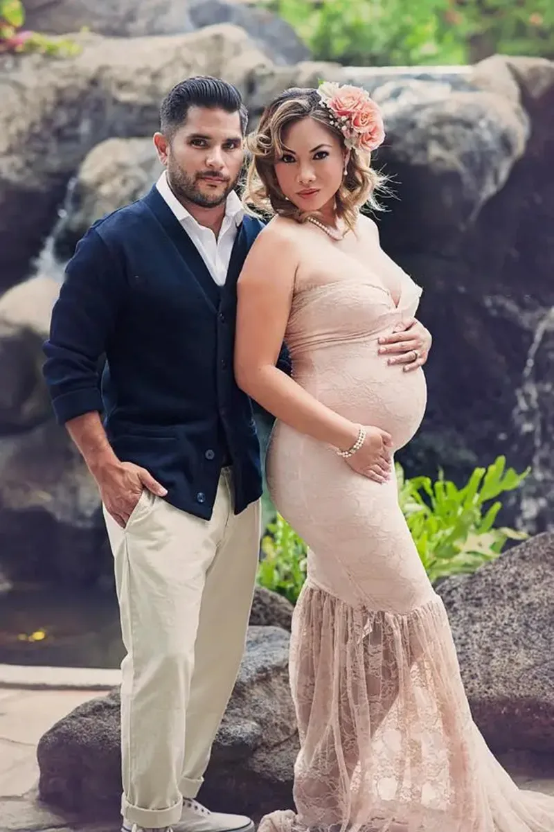 Vestido de encaje rosa sin tirantes para fotos de maternidad - imagen 3