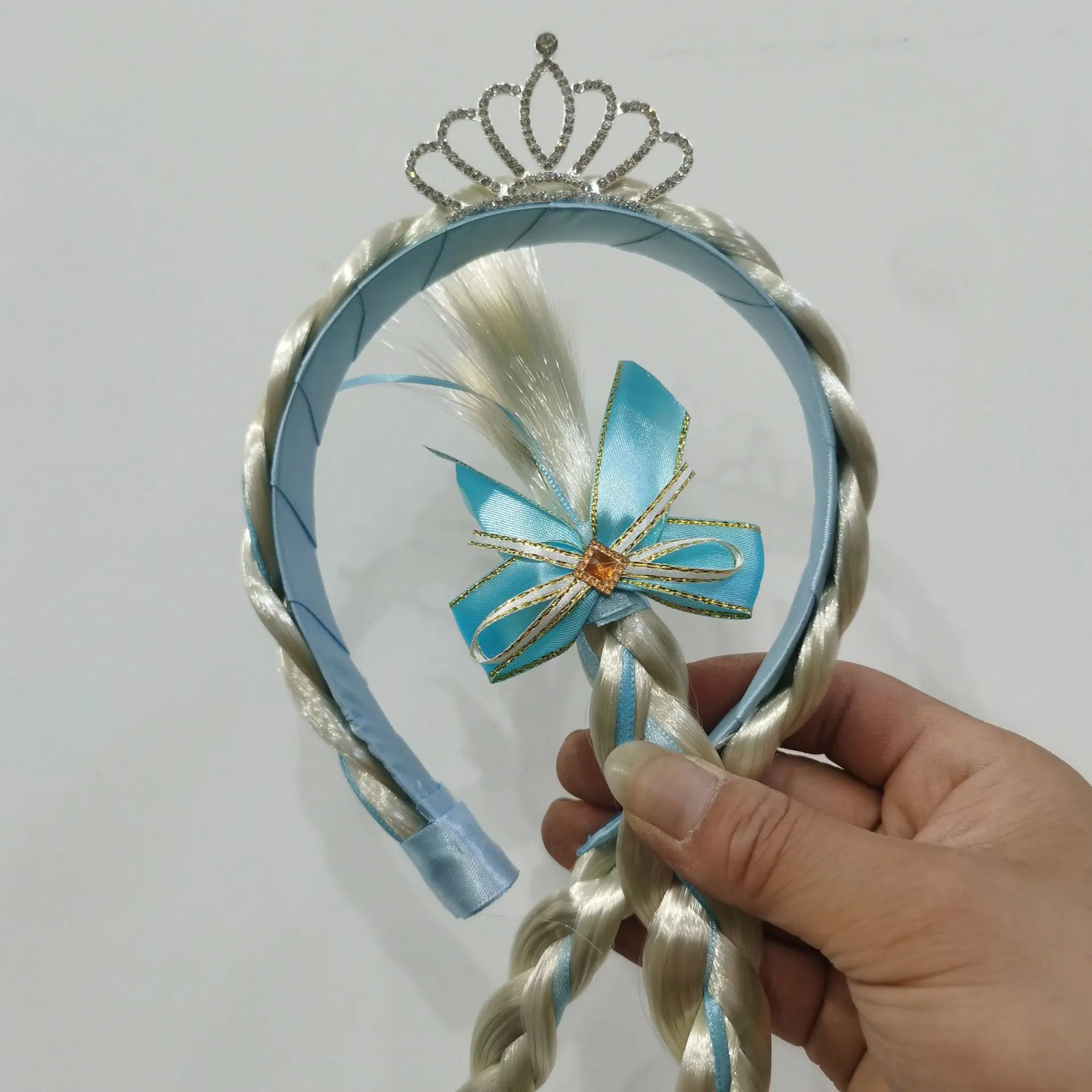 Detalle del peinado princesa