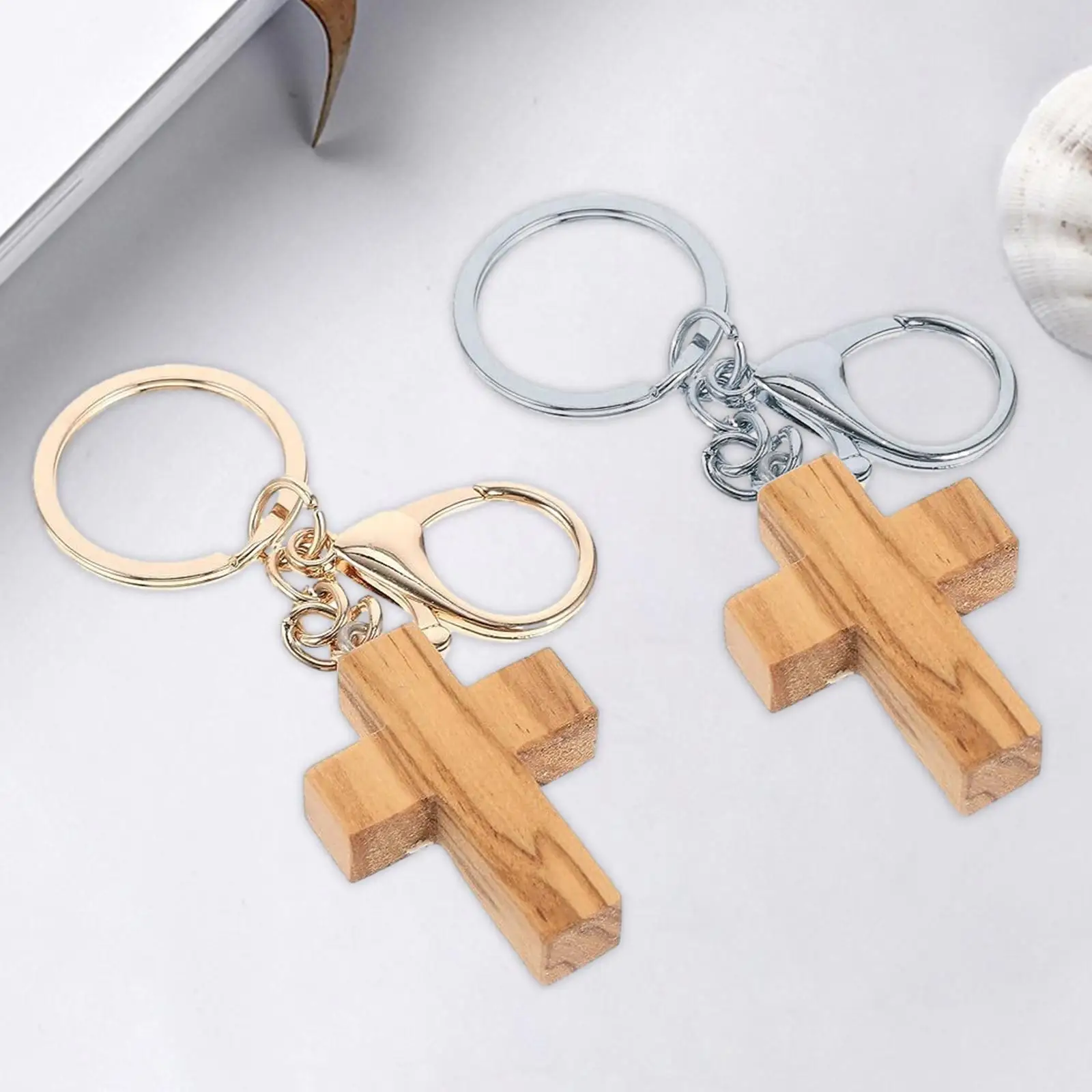 Llavero de madera suave con cruz, hecho a mano para recuerdos - imagen 2