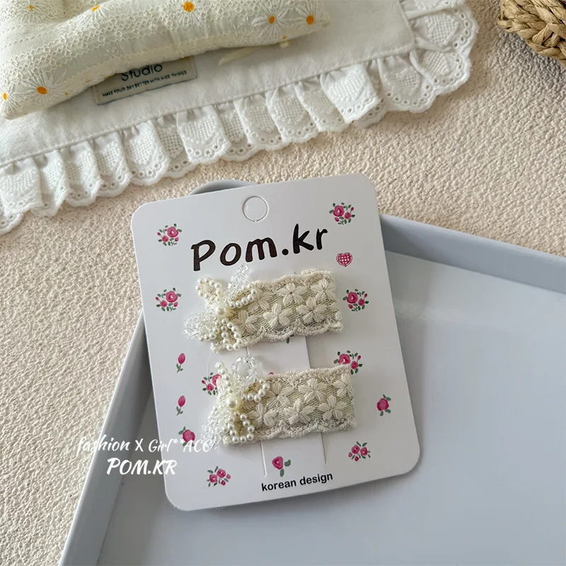 Clip de pelo beige con lazo floral bordado para niña – Pack de 2 - imagen 4