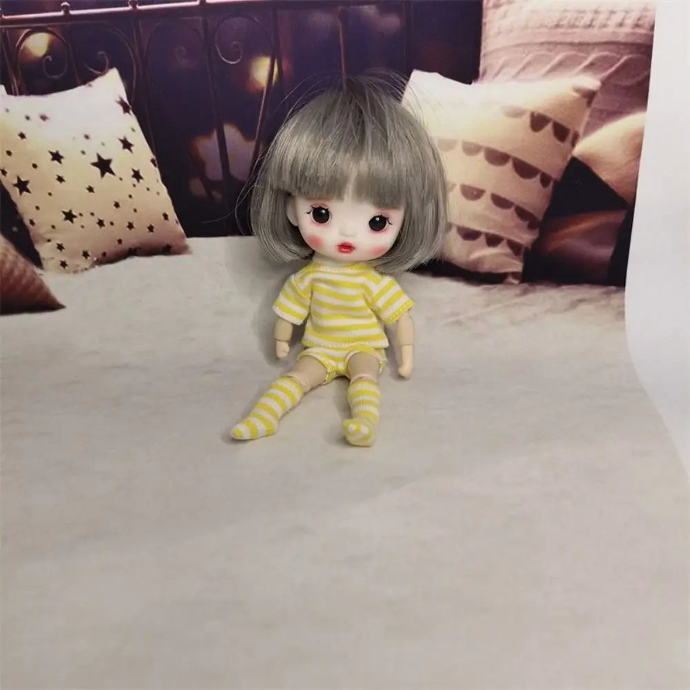 Ropa para muñeca Ob11: conjunto de camiseta y pantalones cortos a rayas