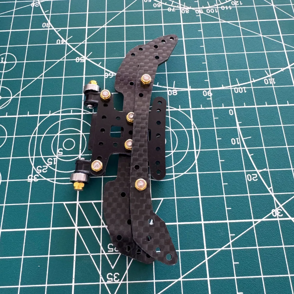Coche de carreras Mini 4WD con doble trasero de carbono y rodamientos - imagen 2