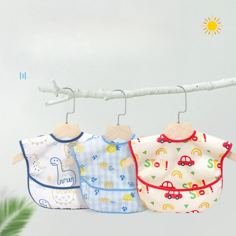 Babero impermeable transpirable para bebé con animalito y bolsillo - imagen 3