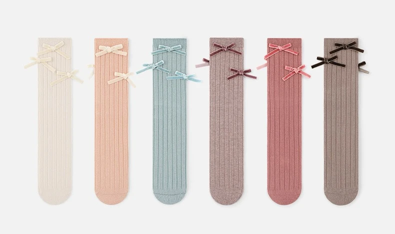 Calcetines por encima de la rodilla con diseño kawaii