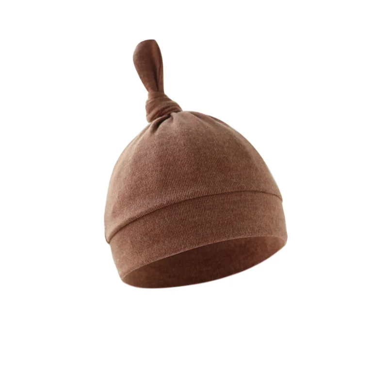 Detalle del sombrero bebé para primavera verano