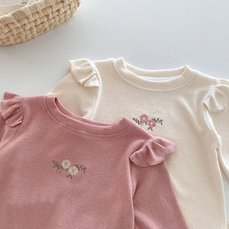Camiseta bordada manga campana para niña – Algodón suave - imagen 4