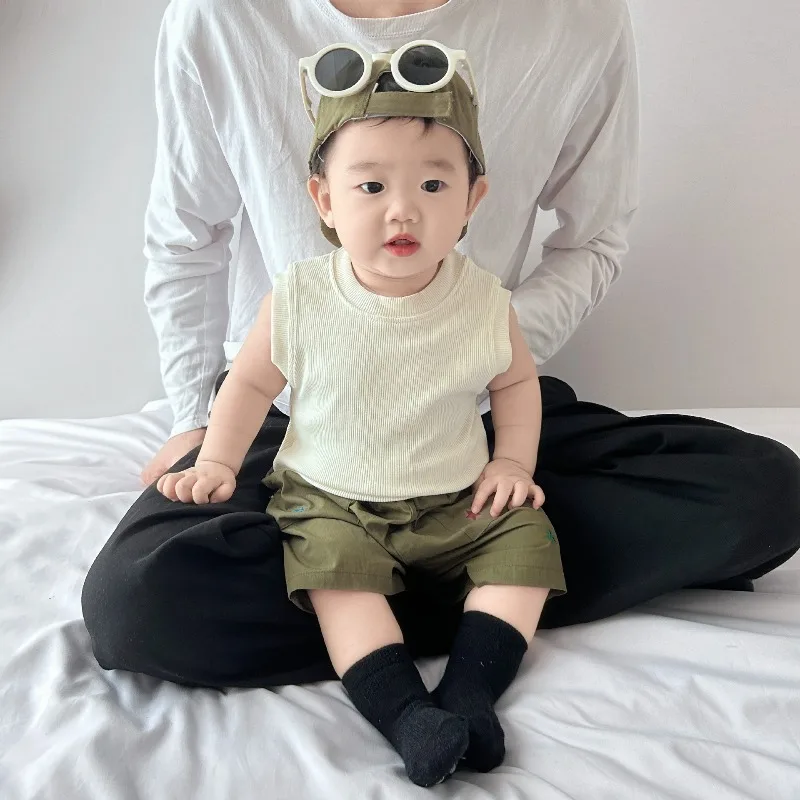 Conjunto de bebé sin mangas transpirable con pantalón corto - imagen 3