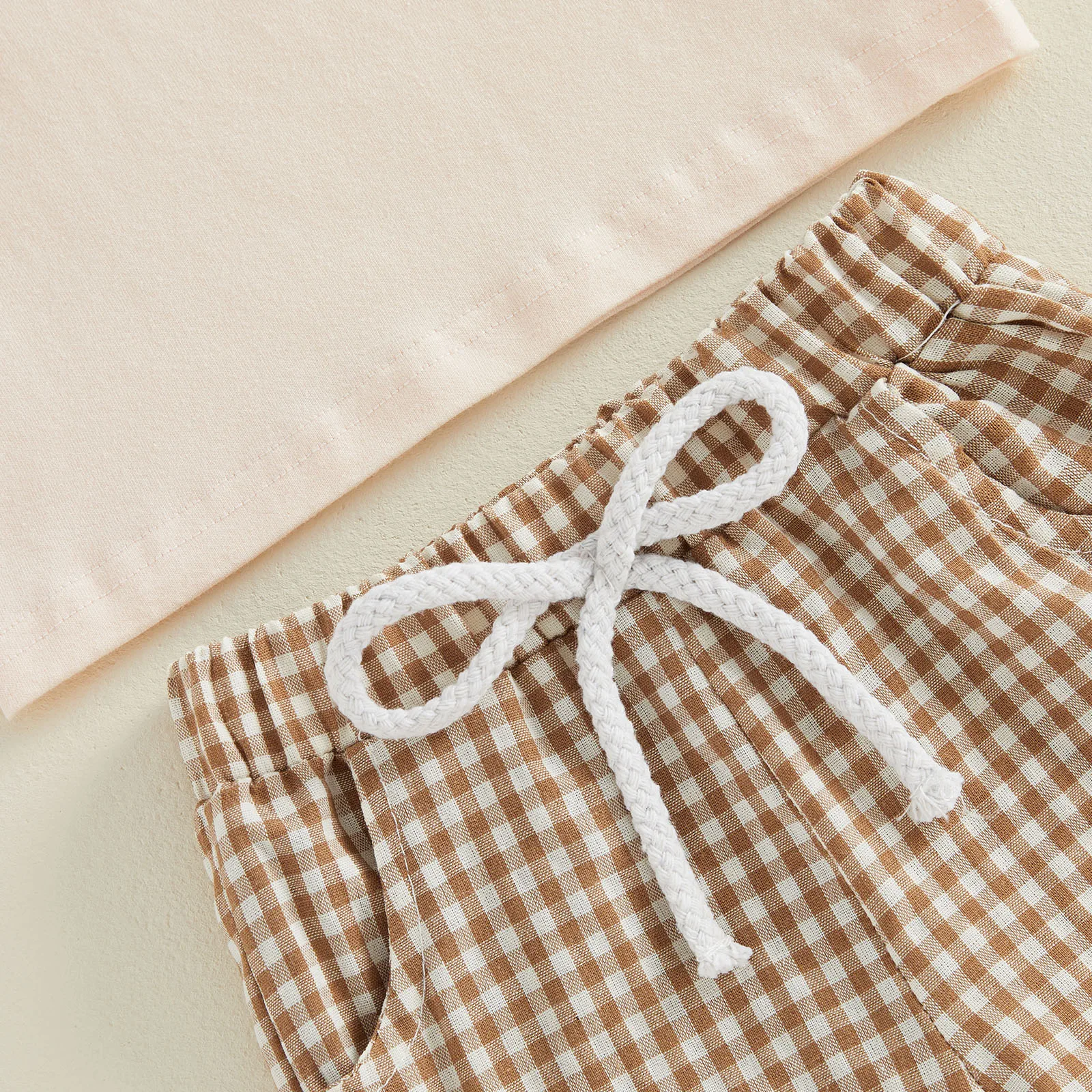 Conjunto de verano para bebé: camiseta manga corta oso bordado y short - imagen 4