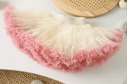 Conjunto suéter con corazón tridimensional y falda de tul para niña