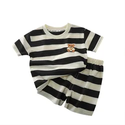 Conjunto de verano para bebé con camiseta a rayas de manga corta