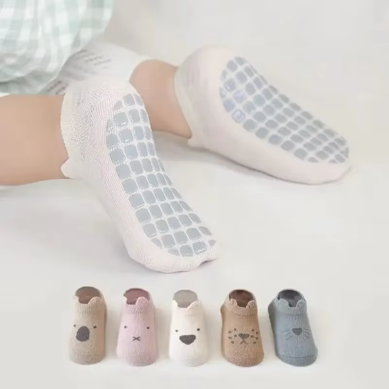 Calcetines antideslizantes de algodón para bebé con dibujos - imagen 3